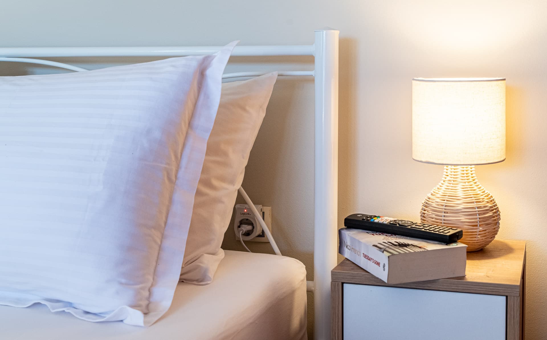 Bedroom 1- pillows